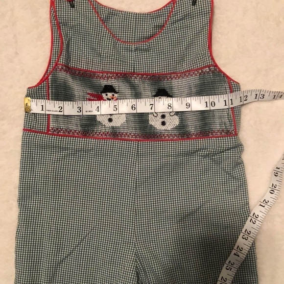 Smocked boys bodysuit with snowman - Picture 7 of 8